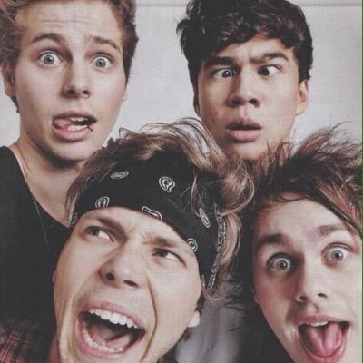 follow @cakeonconnor for a 5sos dm .// just ask for the dm