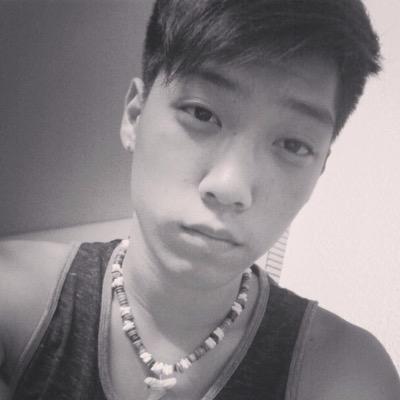 Hi, im hardly on twitter but if you see me tweeting you know im alive :)