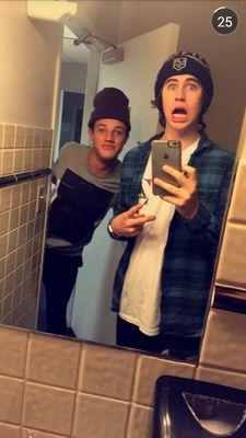 follow me i follow back and dm me