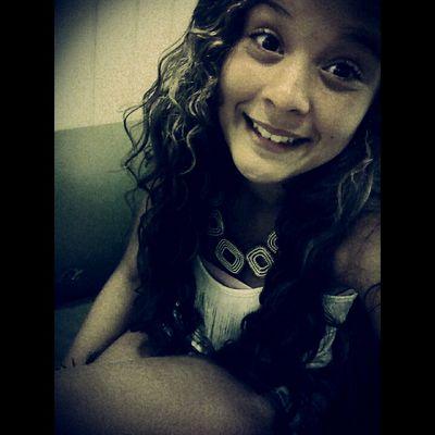 • 12 anos
• Belieber 
• Arianator
• Bela e muito elegante mas n se iluda cm a capa inteligente o bastante pra fingir que n entendeu nada ♪
