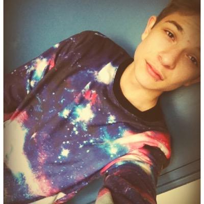 Johablement's profile picture. Johann 16 ans . Snap  : johablementt 
facebook : Johann Lds . 
#TeamMaeva#TeamJeremstar ❤️❤️