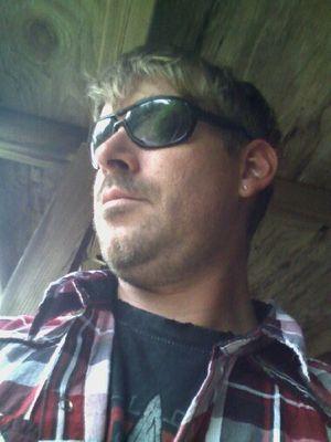 davidfrost32's profile picture. divorced kind hearted and loyal friend. luck to know him.