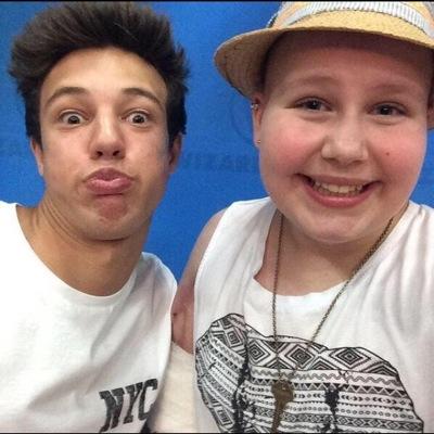 follow @idkkmendess he'll follow back