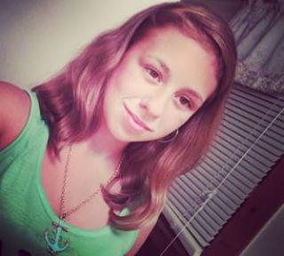 ♥♥《Hey I'm baileigh》.《 I'm 12 years old》. 《My fav color is green》.《My fav book series  is Maximum Ride.《 Follow me back》 ♥♥