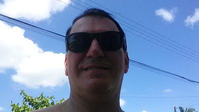 Formado em Ciência da Computação, Especialista em Engenharia de Software pela PUC/PR, MBA em Gestão Empresarial pela FGV, CPIM pela APICS-USA