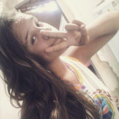 é vc q eu vejo e tudo q desejo no orizonte , nas estralas,nas ondas do mar...horo pesso  pra nada ser capaz de separrar....❤
