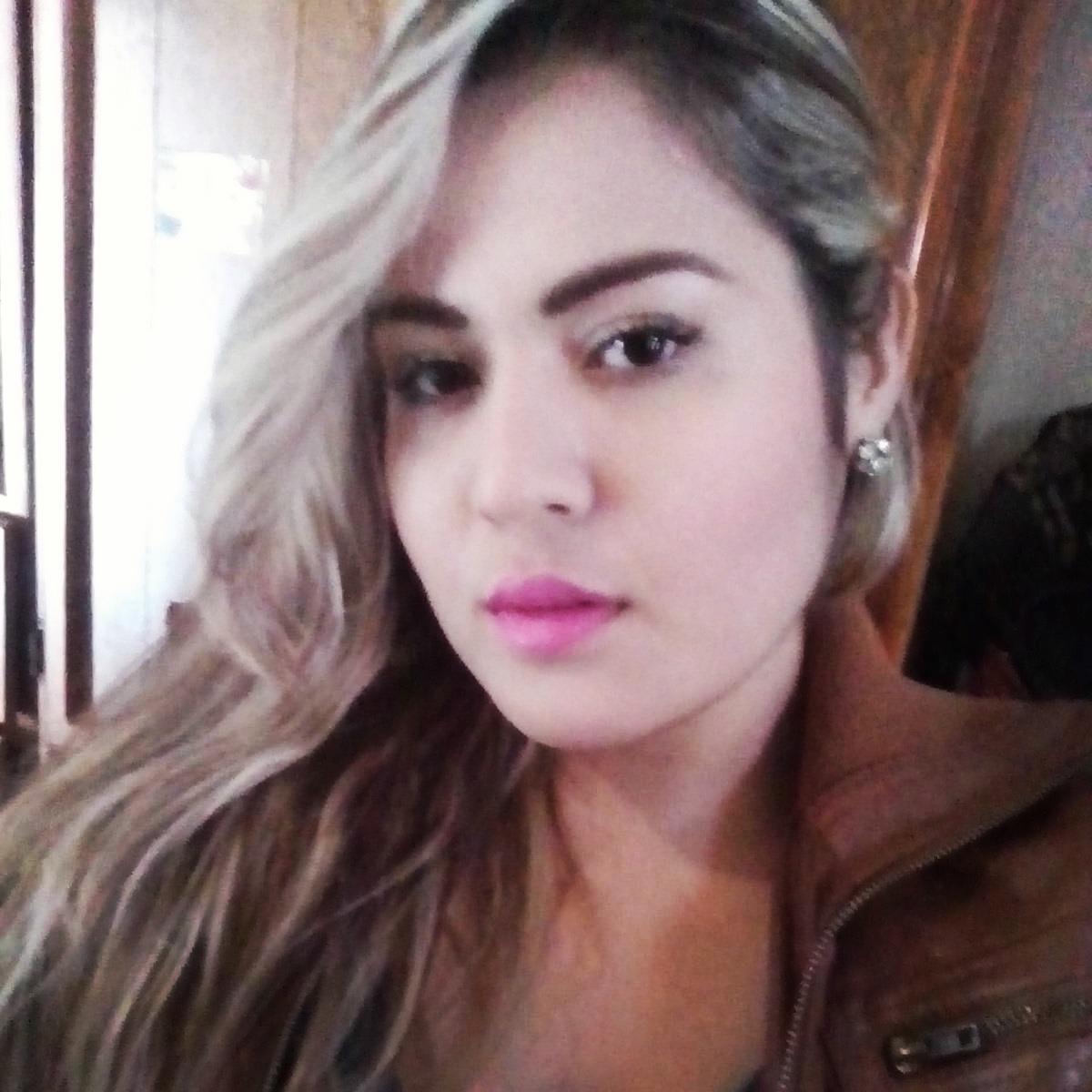 Estudiante de la FIME UANL dedicada solo a mis estudios (: