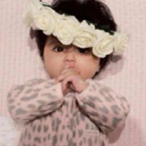 ‏فـتاه أعـشق الشـعر بجـنـوون وليـس كل مـاأغـرد بـه يـعبـر عـني أنـمـا كـلمـات أعـجبتني فـقـط...!