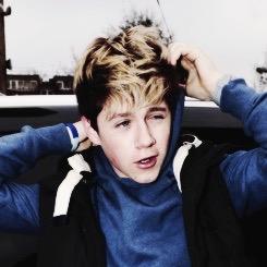 NAO SIGA ESSA CONTA PFV!
te dei follow gratis agora pode seguir @oncelarrys e @darylpiriga pfv? obg