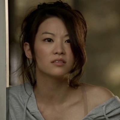 LoyalHeroine's profile picture. [RP|18+] I'd risk my life to save those I love most. I guess that's my biggest weakness. #ES