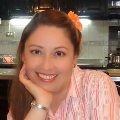 Administradora de Empresas, Ejecutiva Comercial de Bienes Raíces, Experta negociante y asesora en propiedades. Avaluador Profesional.