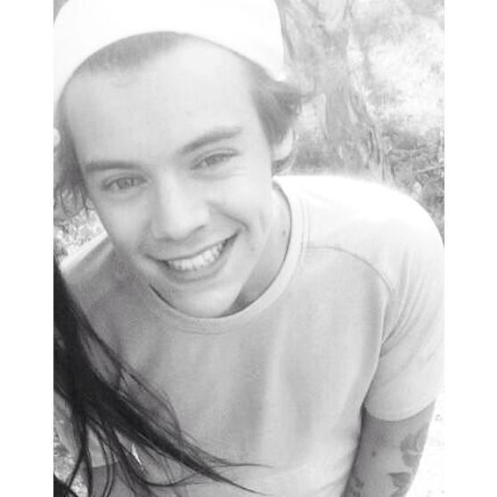 ･ﾟ✵ ♡ i give you free follow so please follow @zarryt91 i will follow you there and something else, your fav will follow you, don't worry, will happen ♡ ✵ ･ﾟ