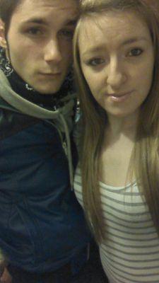 En couple, fiancé a ptitritoss ❤❤❤.      Facebook: Justine Isaac(kevin mon bébé)              snap: juju-kp