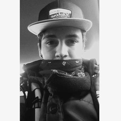 free follow ! pls follow @pizzawilk :) ty