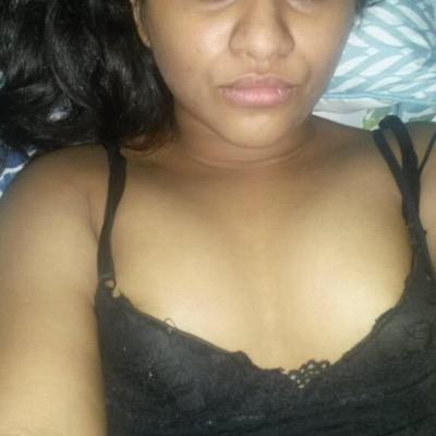 im into weird shit bitch! suspended but bck again. living somewhere in the Us...just a horny little school girl