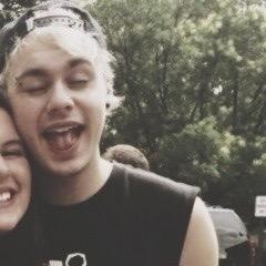 ♡  follow @convictclifford bc she gave you a free follow! ♡
