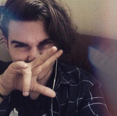 Hai Im Kevin And Im Bi and single like a Pringle  you dont need to know my age