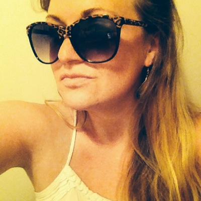 I love clothes. So Ive started this page to keep track of all the cute outfits i come across, and hopefully other people will like it too! Style tips and sales.