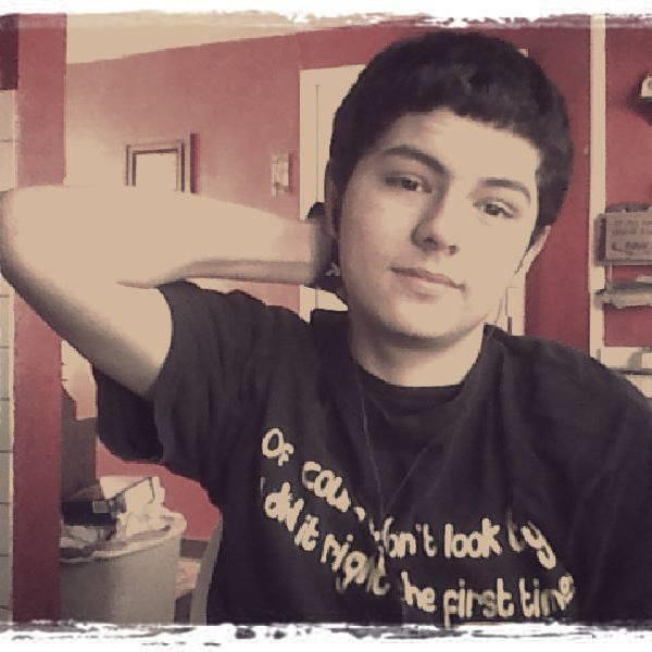 A weird immature 16 year old guy who loves tacos and football and basketball.