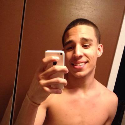 17 years old proud father of Carter Sirrius Crump live life to the fullest have fun with no regrets