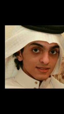 ‏‏‏‏آعٌرُفُ ألَفُ صّـدٍيقُ وٌأتٌـحًدٍّثً مًعٌ مًآئةّ

وٌأرتٌـآحً لَِـ خِـمًسِـةّ وٌأعٌﺰّ إثًـنِينِ 
 ↡↡رِكُــزٌ فــدّيــتــگ ↡↡ 

      وٌلَآ أثًـقُُ بًأحًدٍ