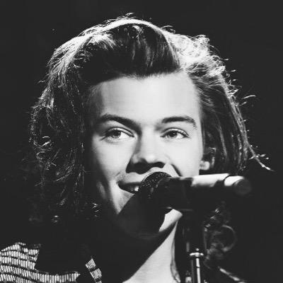 it'll mean a lot if u follow my main acc @harryfliestolou , have a great day :-)