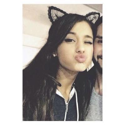 Free Follow from @FrostingAri please follow that account Xx