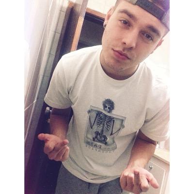 ✌️.           .          Instagram @guirojas_