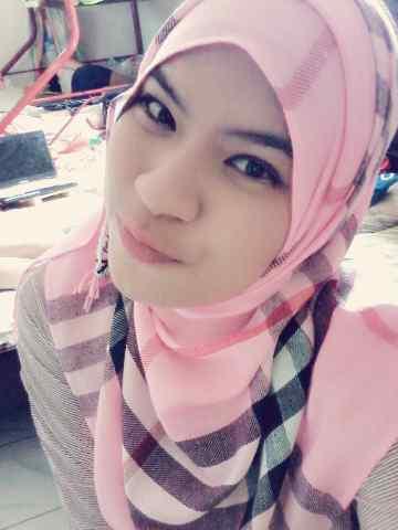 Namaku iyin•aku cantik•aku kuat•bnyak yg syg sm aku•aku tdk takut dgn siapapun•karna tuhan selalu bersamaku☺☺