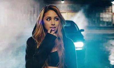 Follow me @justinbieber  @Arianagrande