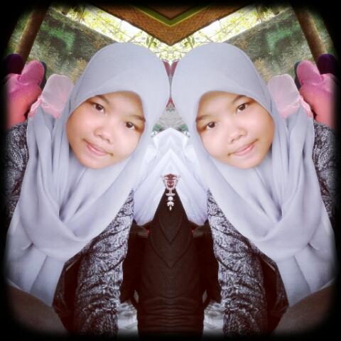 rini_viarini's profile picture. Percaya diri tidak pernah mengenal yang namanya putus asa dan jangan lupa sholat 5waktu maju terus pantang mundur utk mengejar cita-cita aku sebagai Dokter ☺ ☆
