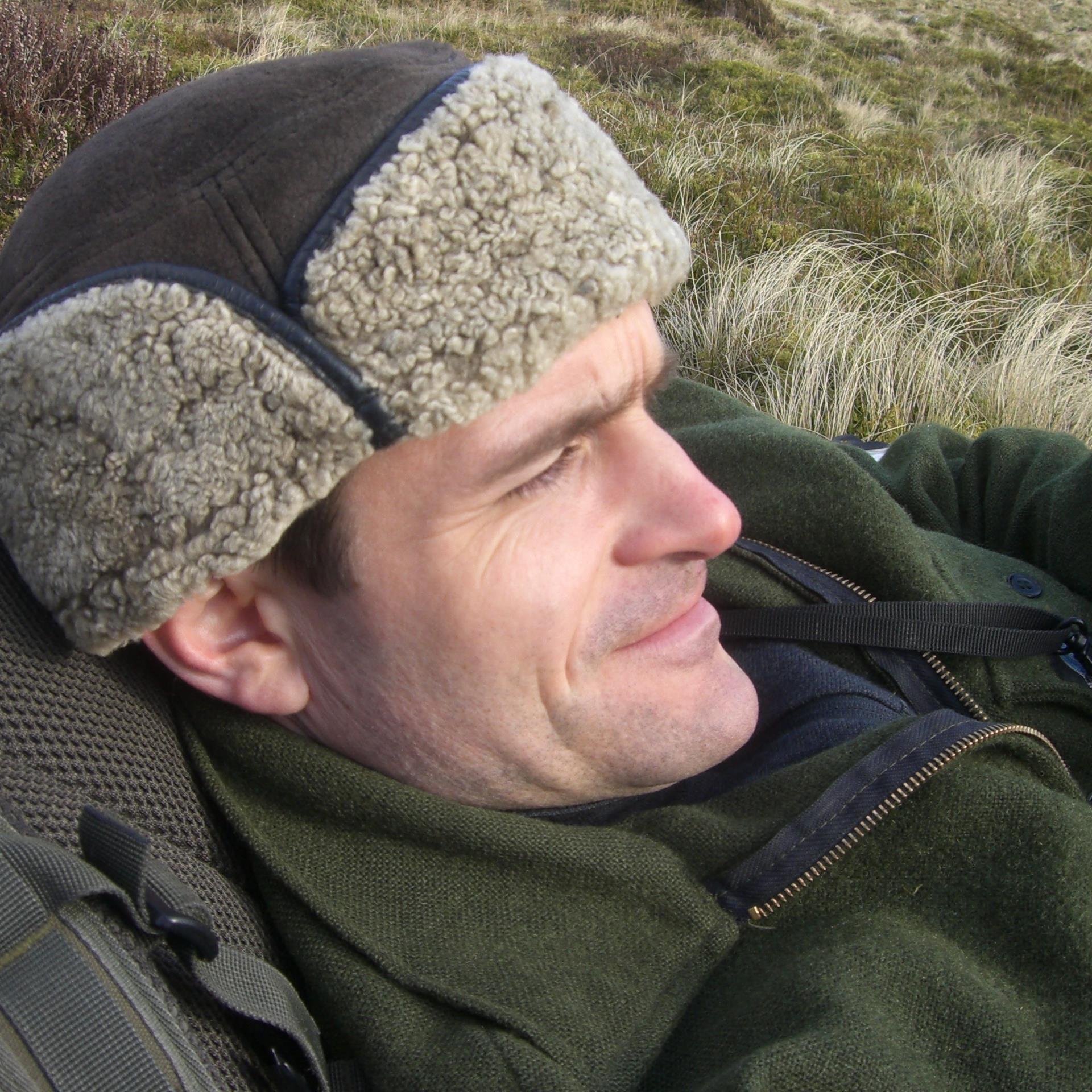 Environment, bushcraft, woods. Guided forest walks.
https://t.co/KI0UlCbPjw
Theatre (directing/acting/teaching).
Head Of Acting @RoyalAcadMusic.
Faculty @The_Globe