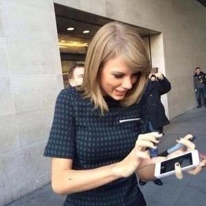 free follow from @1989fake.