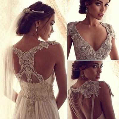 Magasin - Robe Chic Glamour sur Paris. Mannequin Pro : @AnaisDelhos