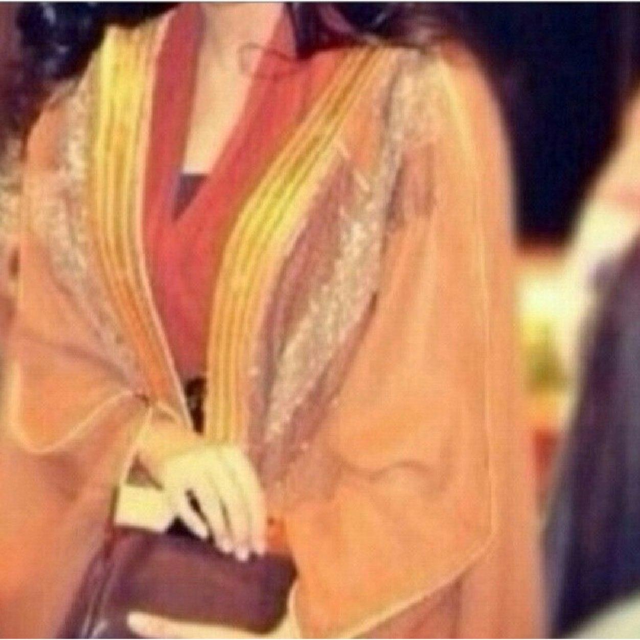 تنحدر لك ألف وحده ،، في مدارك .. بس ( أنا ) لو رحت ماتلقى عوض !!✋