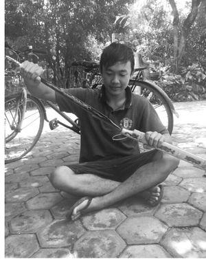 biarlah orang berkata apa tentang aku...yamg penting aku meneng bae...ngalah,ngaleh,ngamok pokok.ee .