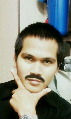 Ayah ku berkata anak yang baik adalah seorang dracula|Kau derunya pancaroba,syairnya kenyataan,nafasnya kehidupan,bias keadaan #Awak gitu orangnya