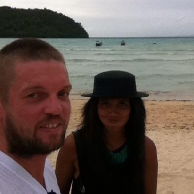 Australian living in Phuket. 
Co-owner of 'Smoothie Tours Phuket' the best budget tour bookings. 
about to launch something new in the coming weeks, stay tuned!