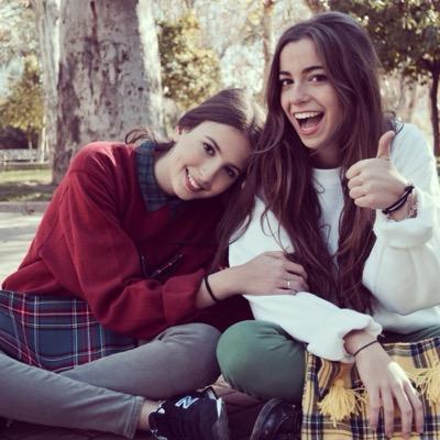 Bloggers de moda. Stressed, depressed but always well dressed. 
Instagram: welldressadas. welldressadas@gmail.com