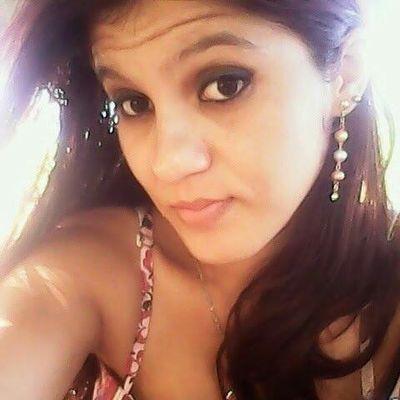 Mãe da #EmillyBeatriz; Formação: Pedagogia UNEAL.O que eu faço, é uma gota no meio de um oceano, mas sem ela o oceano será menor. Insta @renata_klss