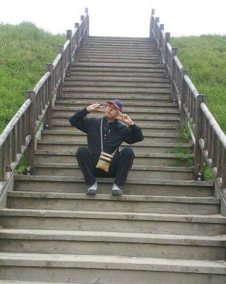 안녕하세요 저는키가큰남자입니다 나이는36이고요사는곳은 경북포항에살고있습니다