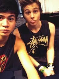 I love walking dead I m biggest fan I love 5 seconds of summer i live in sydney calum m'y life carl grimes m'y heart I like one direction follow me please