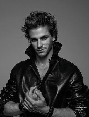 AdamUlliel_'s profile picture. 21. Perteneciente a un largo linaje de reyes, sangre azul y por lo tanto todos a mi servicio, plebeyos. La bestia del siglo XXI