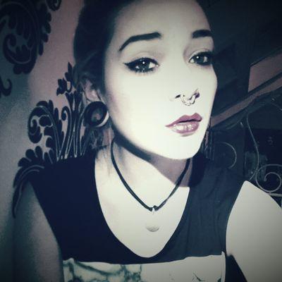 AnySykees's profile picture. ¤ 15\n¤ Single\n¤ Vegetarier\n¤ Gepierct \n¤ 26mm Tunnel\n¤ Germany, Munich\n-\n¤ Snapchat→ anne.absurdo\n¤ https://t.co/7kk5DHCdfP → bringmethebeer\n¤ kik → anyy_sykes