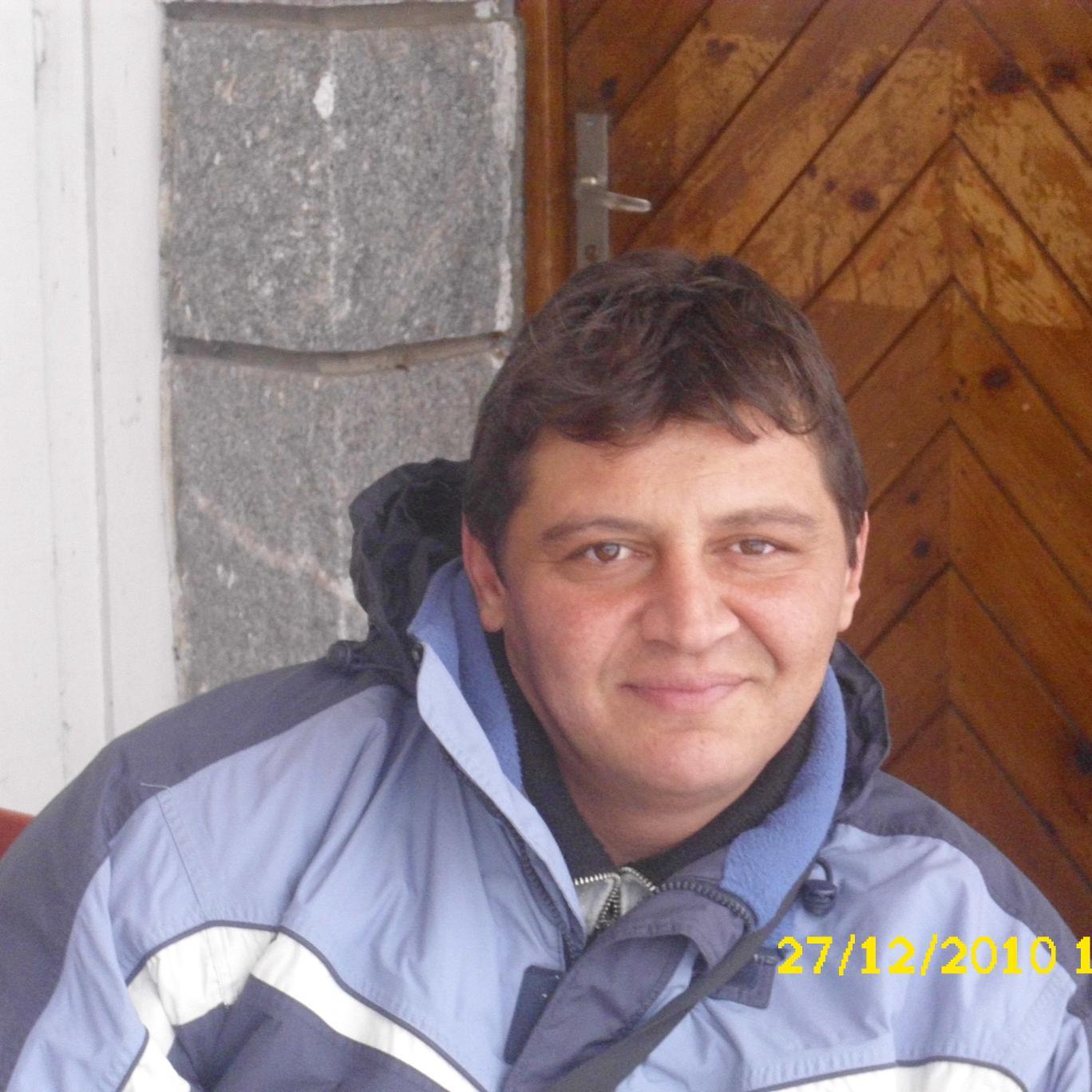 simo7401's profile picture. man