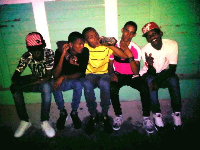 ~No Tiiene Sentido {º_º} Vivir La Vida Siin Un Motivo (x_x) Por Cual Trabajar Y Hechar Para Lante !!^_^!!