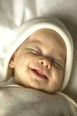 99e4b4fa5a0040d's profile picture. انا مها وساعات بيقولولى ماهى او ميشو اوزعه وسنجل وافتخر واعشق الاطفال وبكتب بحرية