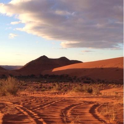 ‏﷽  إِنَّ اللَّهَ وملَائِكَتهُ يُصَلُّونَ علَى النَّبِيِّ ياأَيُّهَا الَّذِينَ آمَنُوا صَلُّوا علَيْهِ وسَلِّمُوا تَسْلِيما.
