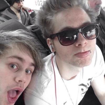 ☾ you know how the moon only glows bc it's reflecting off of the sun? Well that's me with him. He's my sun. And I only shine bc he's there ☽