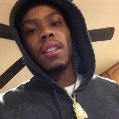 10BluntsSwingin's profile picture. 